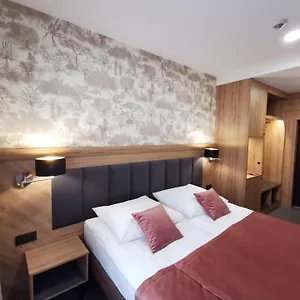 Lesny Dwor Piekarnia Mio Padre Restauracja Mamma Mia Bed & Breakfast